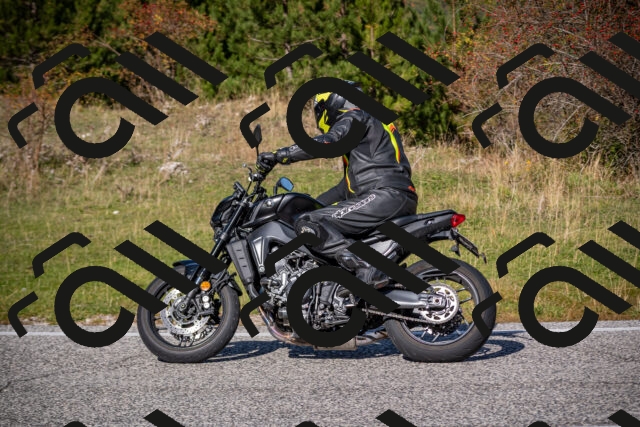 20251012114320-_5008905_am_