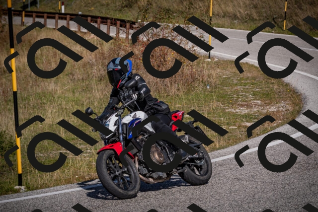 20251012114347-_5008906_am_