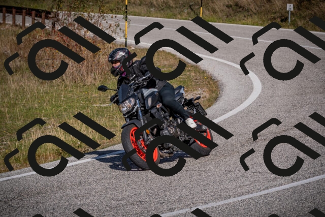 20251012114422-_5008917_am_