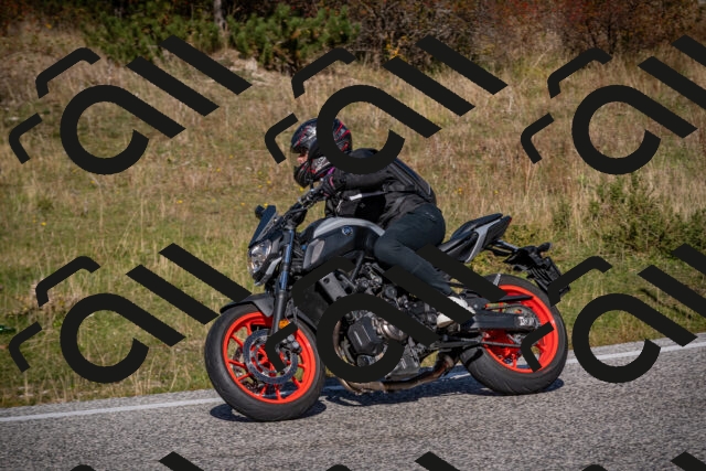 20251012114423-_5008918_am_