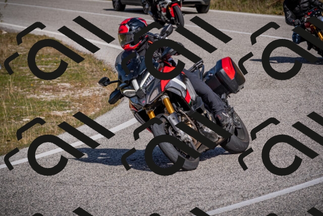 20251012114519-_5008920_am_