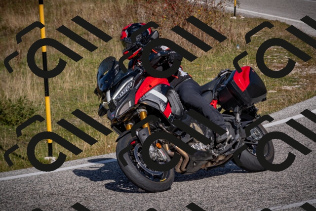 20251012114520-_5008921_am_