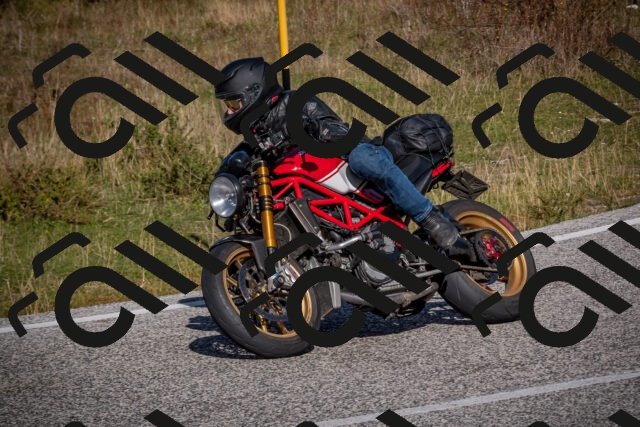 20251012114521-_5008923_am_