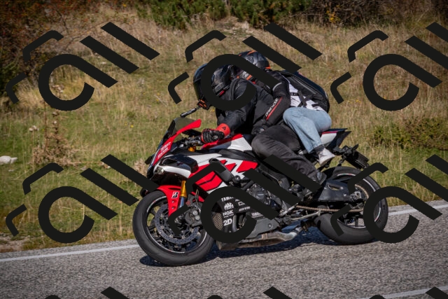 20251012114522-_5008925_am_