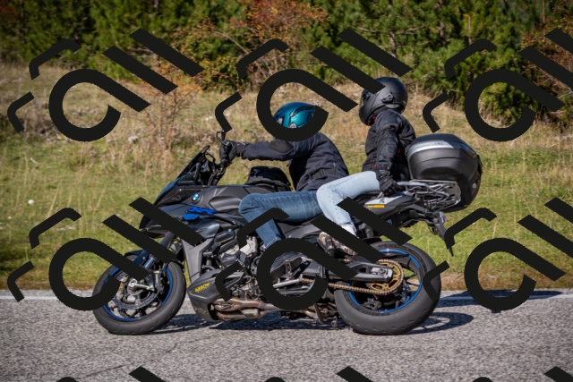 20251012114534-_5008930_am_