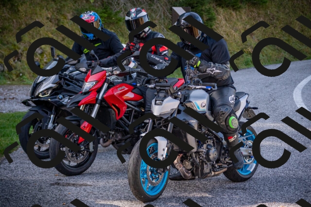 20251012114542-_5008933_am_