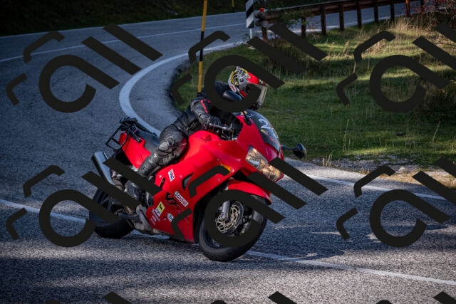 20251012114700-_5008939_am_