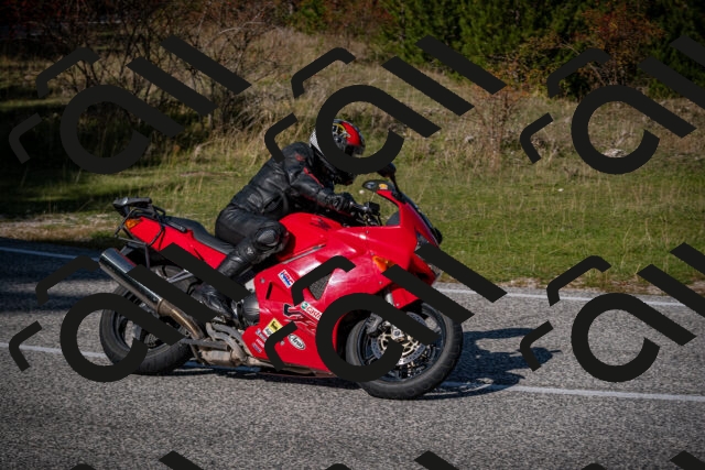 20251012114701-_5008940_am_