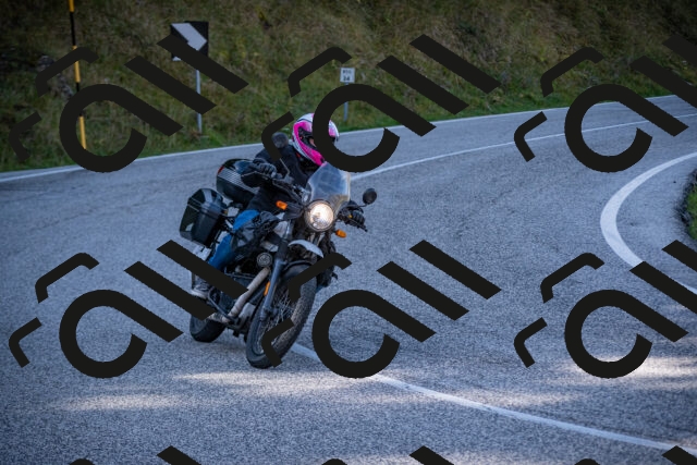 20251012114702-_5008941_am_