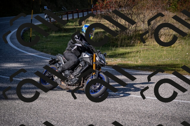 20251012114707-_5008946_am_