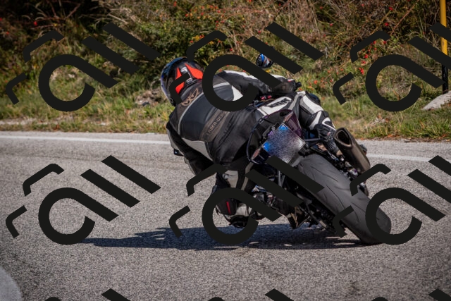 20251012114734-_5008953_am_