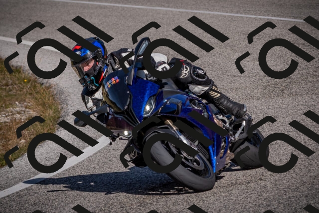 20251012114831-_5008960_am_