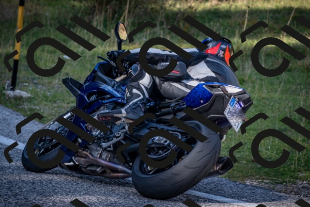 20251012114833-_5008962_am_