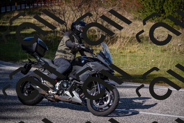 20251012114835-_5008963_am_