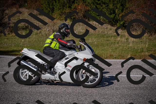 20251012115105-_5008967_am_