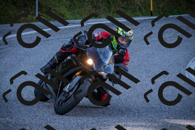 20251012115109-_5008969_am_