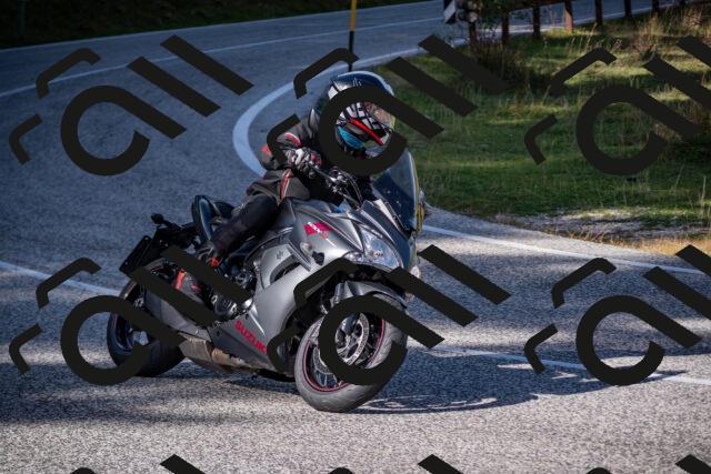 20251012115241-_5009003_am_