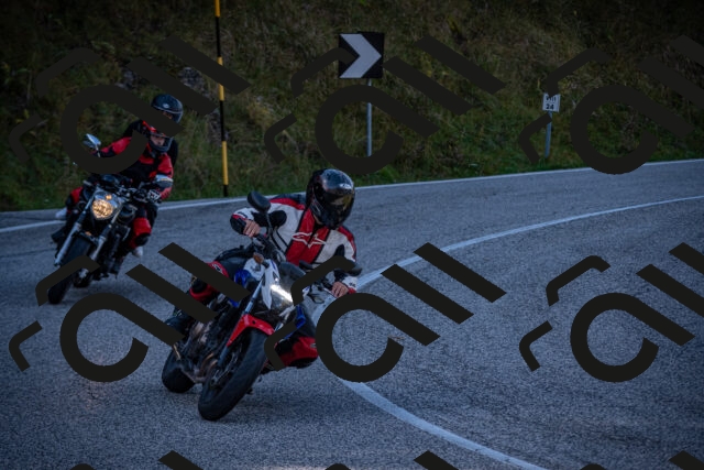 20251012115544-_5009047_am_