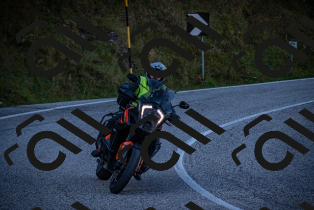 20251012115603-_5009053_am_