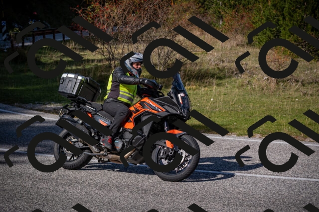 20251012115604-_5009055_am_