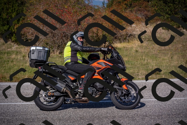 20251012115605-_5009056_am_