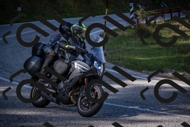 20251012115717-_5009075_am_