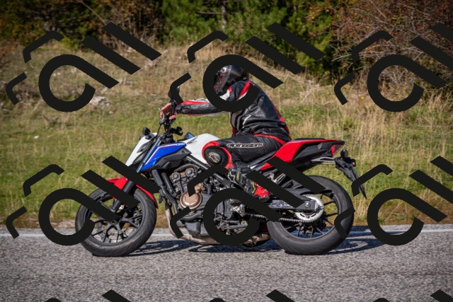 20251012115750-_5009080_am_