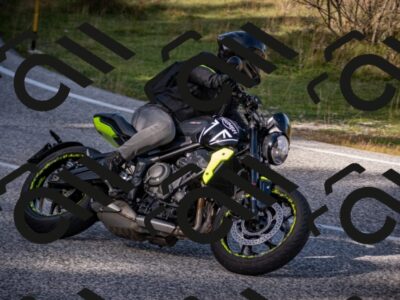 20251012120201-_5009126_am_