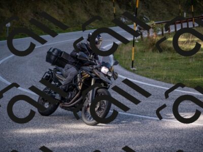 20251012120700-_5009194_am_