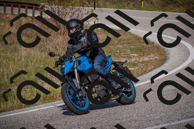 20251012123104-_5009529_am_