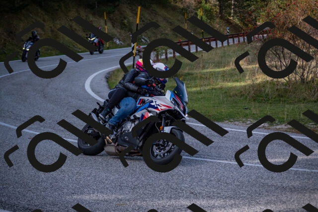 20251012123349-_5009538_am_