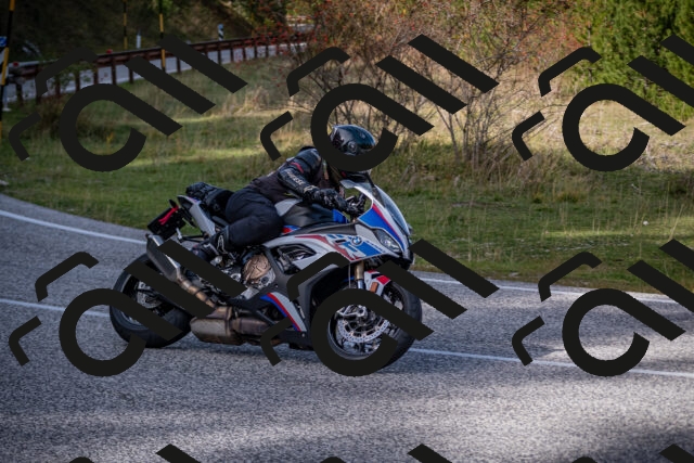 20251012123352-_5009543_am_