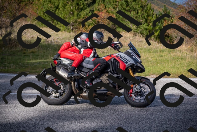 20251012123353-_5009544_am_