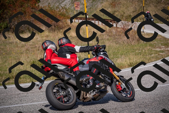 20251012123353-_5009546_am_