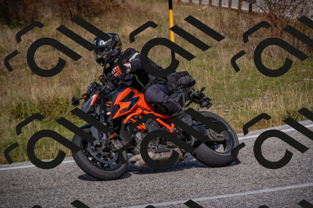 20251012123630-_5009558_am_