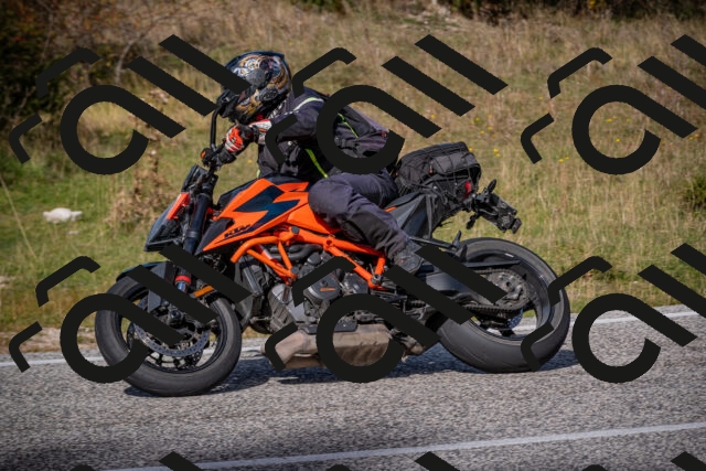 20251012123630-_5009559_am_