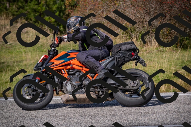 20251012123630-_5009560_am_