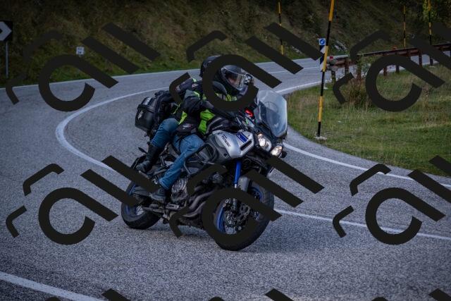 20251012123631-_5009561_am_