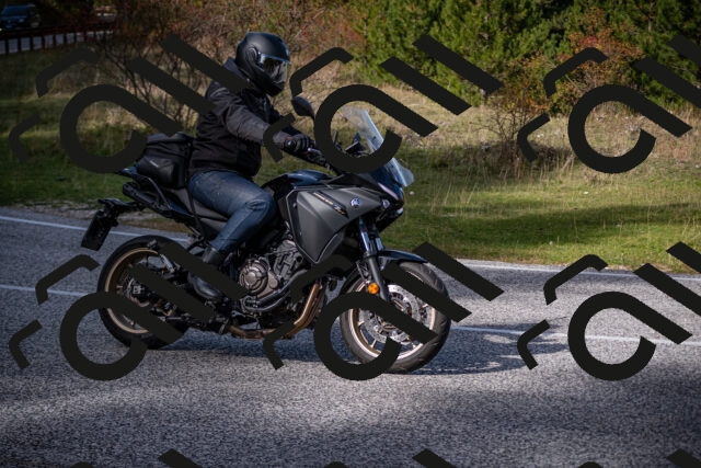 20251012123658-_5009571_am_