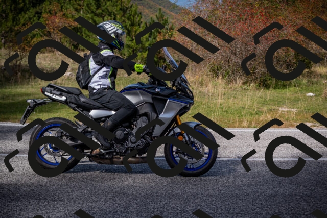 20251012123659-_5009573_am_