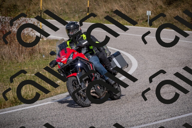 20251012123744-_5009577_am_