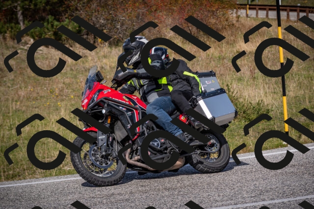 20251012123745-_5009578_am_