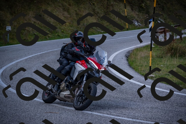 20251012123838-_5009594_am_