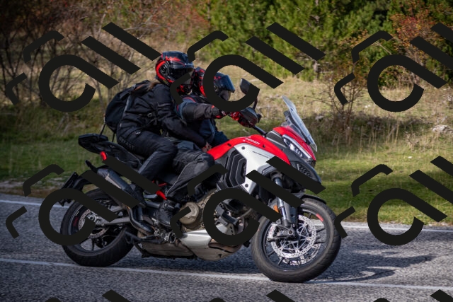 20251012123839-_5009595_am_