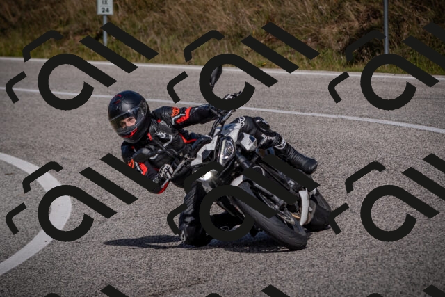 20251012123902-_5009598_am_