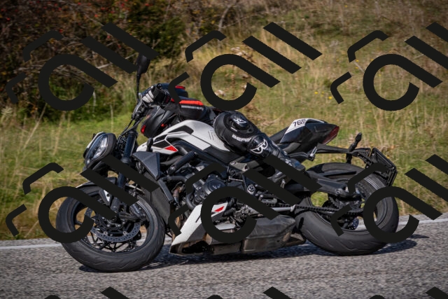 20251012123903-_5009601_am_