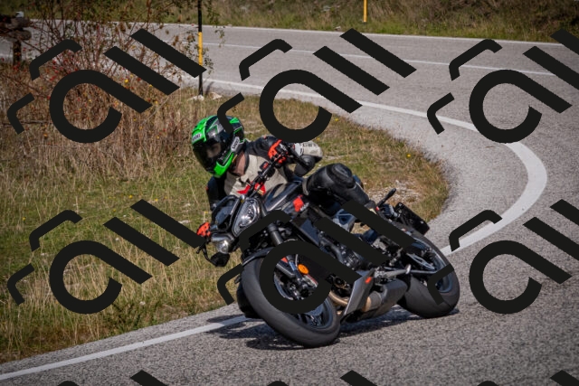 20251012123904-_5009603_am_