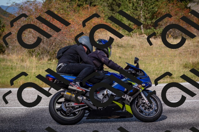 20251012123907-_5009609_am_