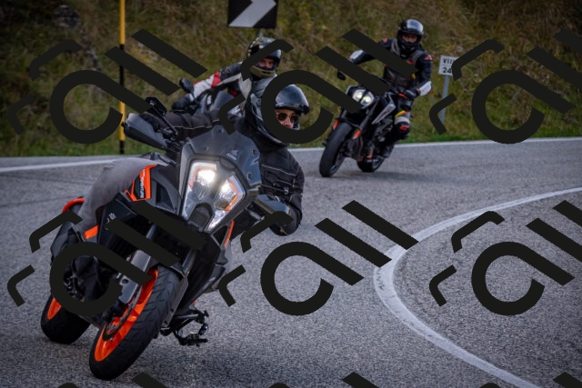 20251012123913-_5009611_am_