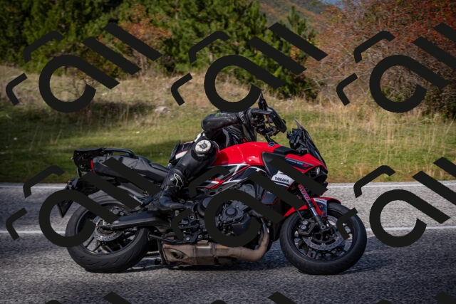 20251012123919-_5009621_am_